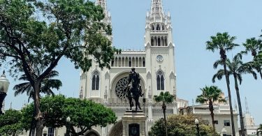 Exploring Guayaquil city