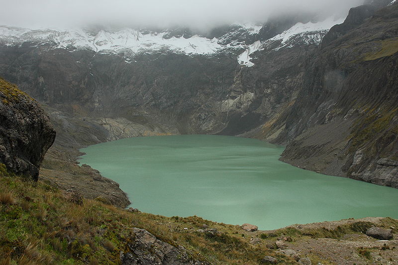 Laguna Collanes or Laguna Amarilla El Altar trekking